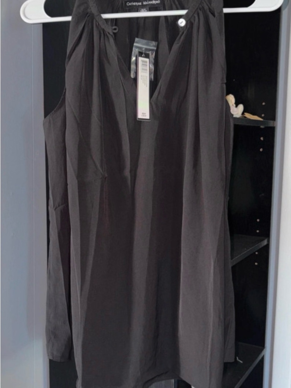 Black Sleeveless V-Neck Tank - Brand: Catherine Malandrino